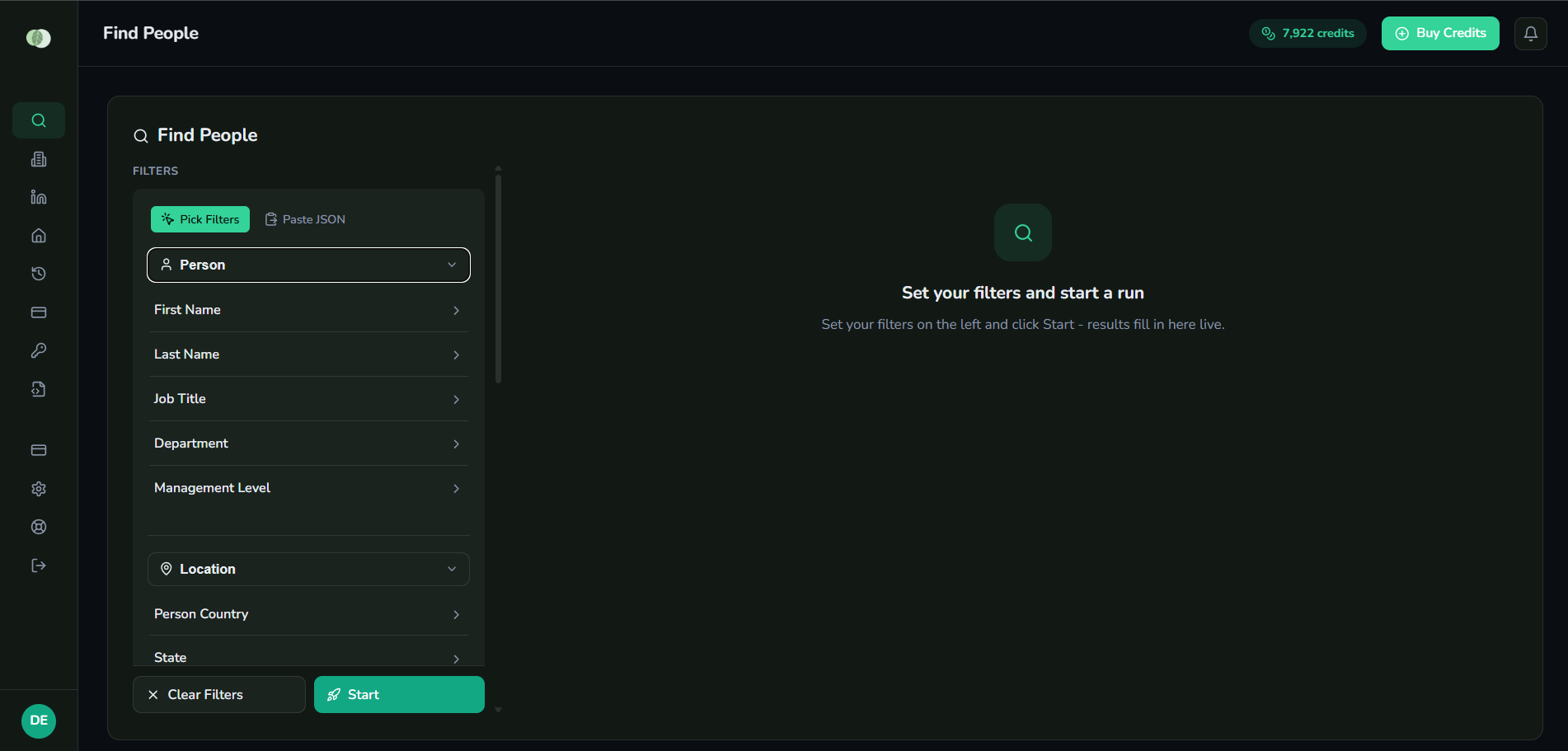 The Leadlance Find People dashboard with the filters panel open